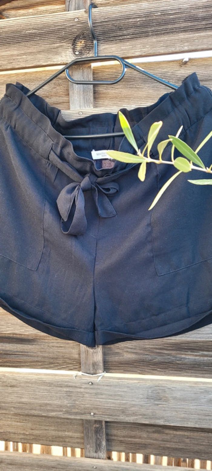 Très joli Short taille haute à nouer noir Arkitect taille 40 - photo numéro 2