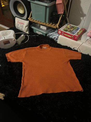 Haut couleur rouille