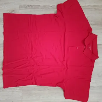 Polo rouge