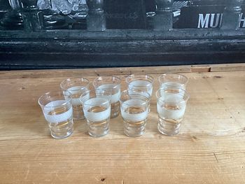 8 verres granites année 50