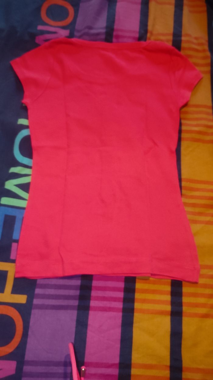 T shirt rose marshall taille L mais taille petit - photo numéro 6