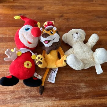 Lot de trois peluches diverses