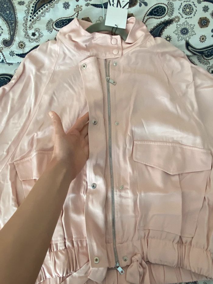 Superbe beau blouson aviateur fluide rose pale Zara neuf avec étiquette taille L - photo numéro 10