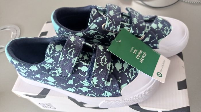 Chaussures neuves
