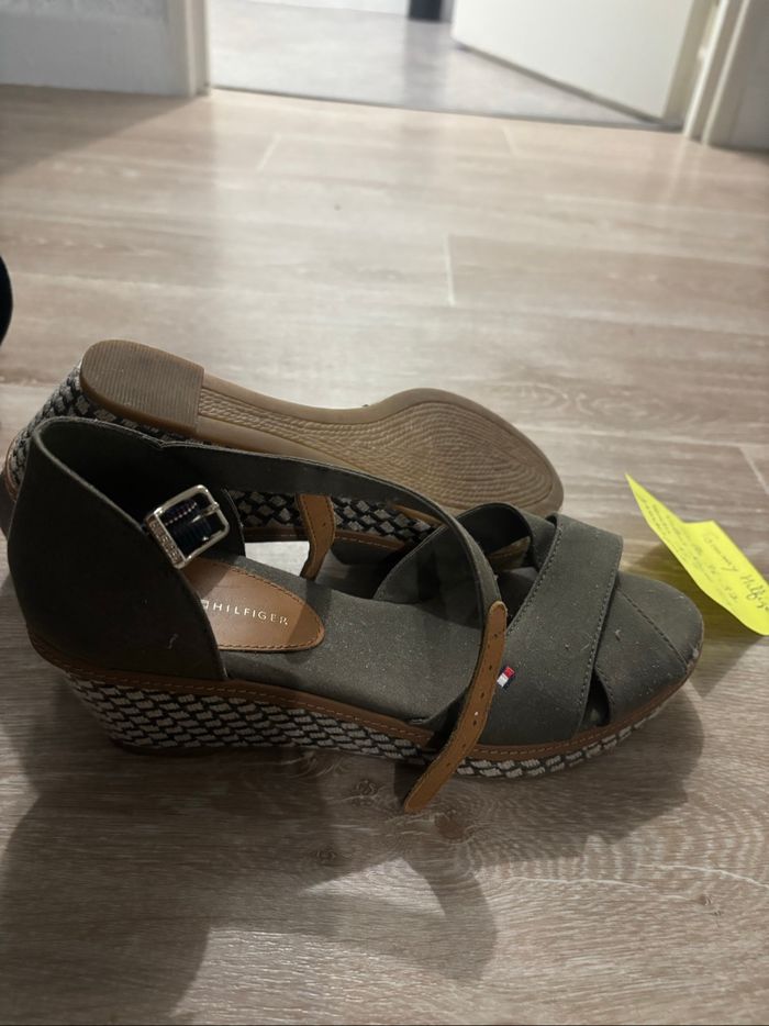 Chaussure Tommy hilfiger taille 36-37 - photo numéro 2