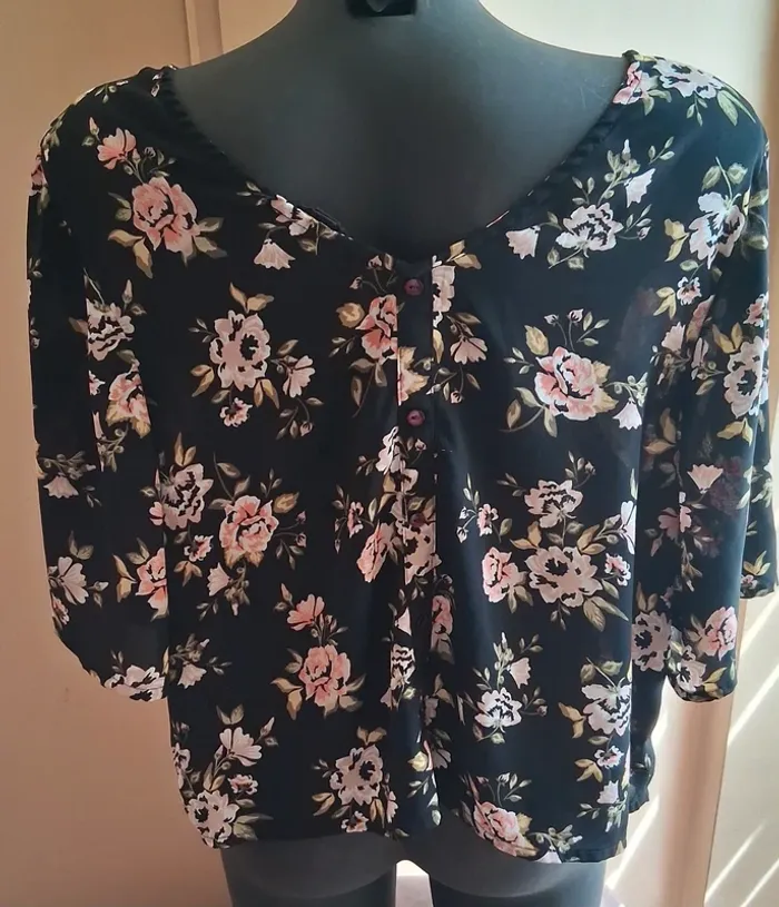 Blouse Jennyfer taille M - photo numéro 2