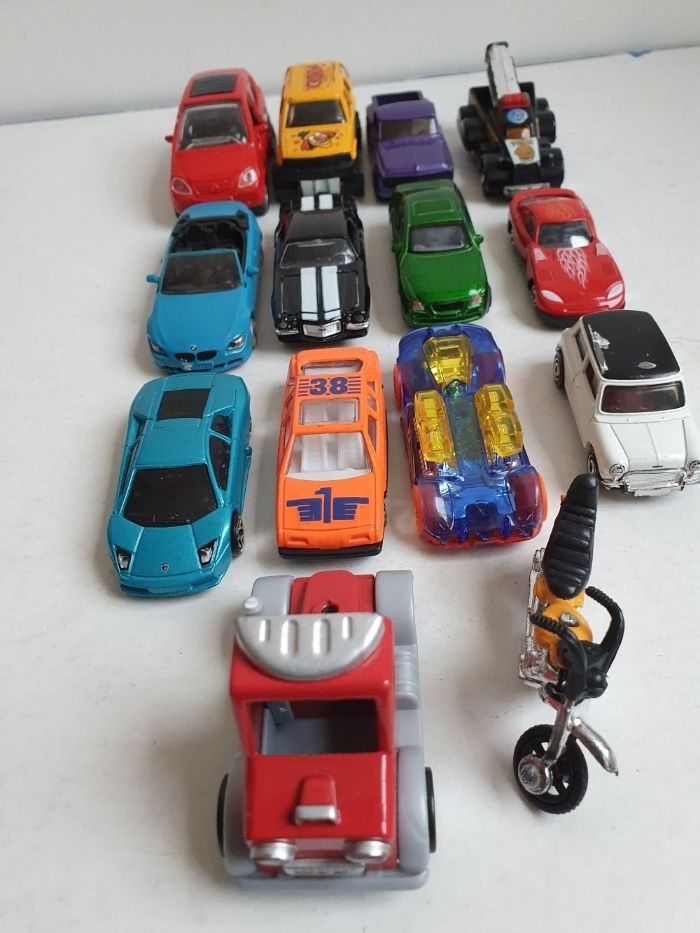 Lot de 14 véhicules - photo numéro 4