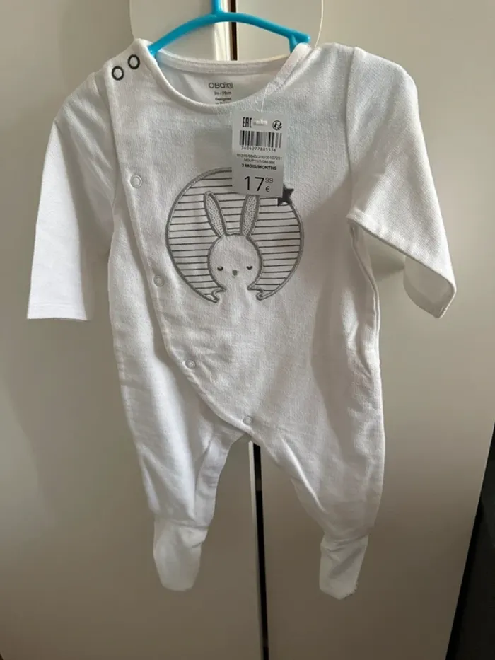 Grenouillère pyjama Obaïbi blanc neuf avec étiquette 3 mois