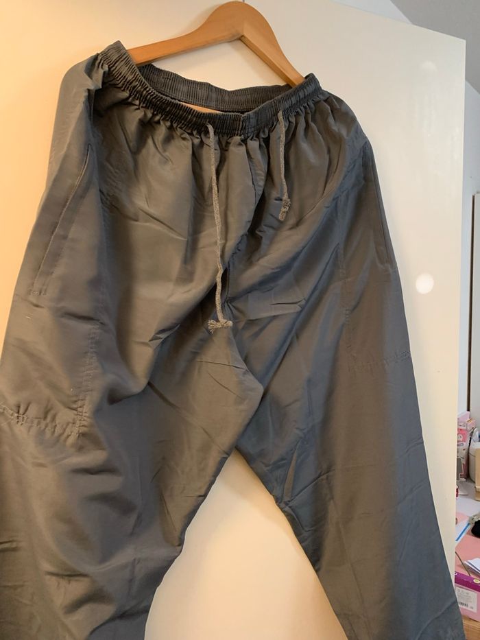 Trois pantalons muslum homme