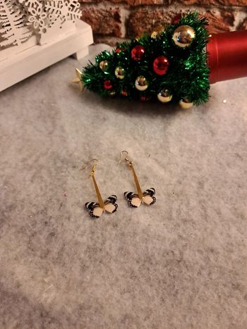 Boucles d'oreilles pendante en résine papillons