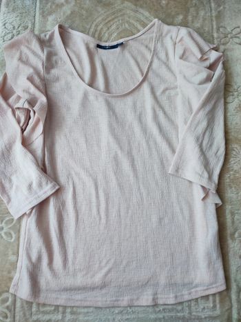 Haut avec épaules à volants 💫taille S