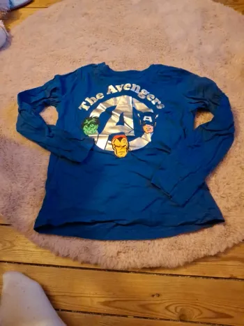 Tshirt avnegers taille 8 ans