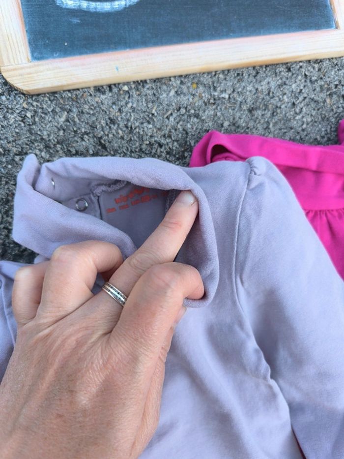 Lot de 2 T-shirts manches longues taille 3 ans en très bon état - photo numéro 2