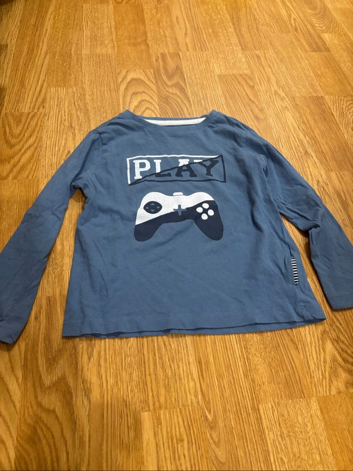 T-shirt manche longue  taille 5 ans