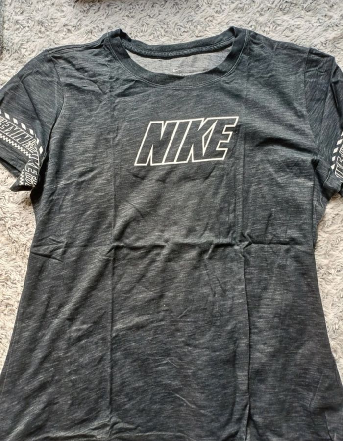 T-shirt Nike