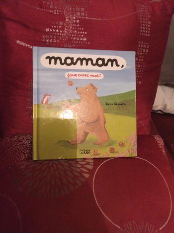 Maman joue avec moi