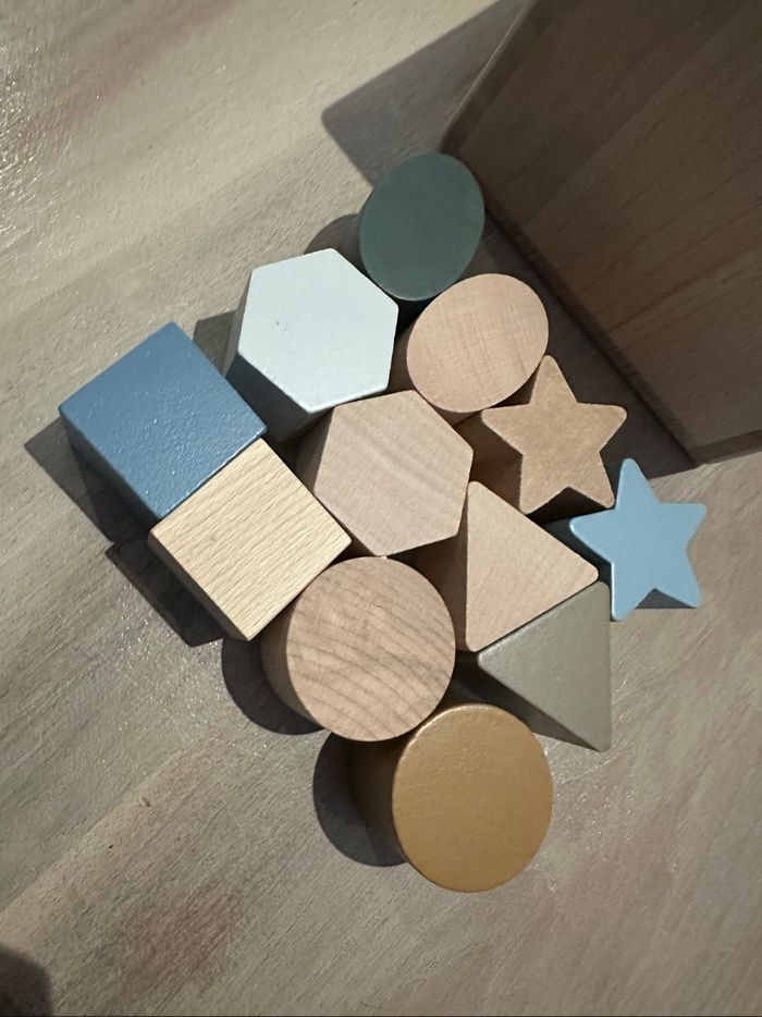 Jeu d’encastrement cube bois Liewood neuf sans étiquette - photo numéro 3