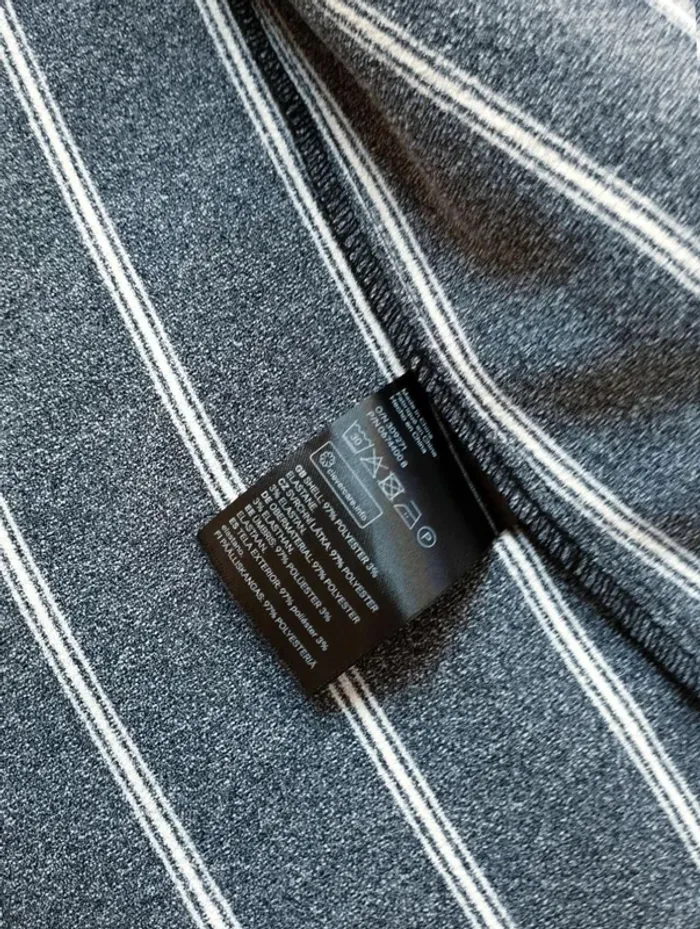 Blazer  noir  rayé  blanc  -  H&M  -  36-  Parfait  état - photo numéro 8