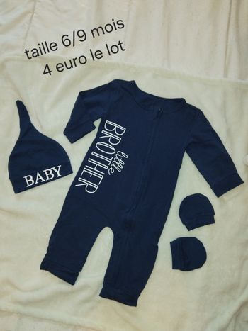 Ensemble taille  6/9 mois