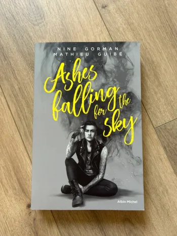 Livre Ashes falling for the Sky