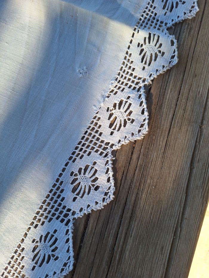 Chemin de table shabby dentelle ancienne - photo numéro 4