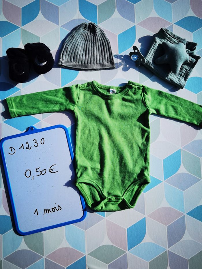D1230 - body 1 mois garçon
