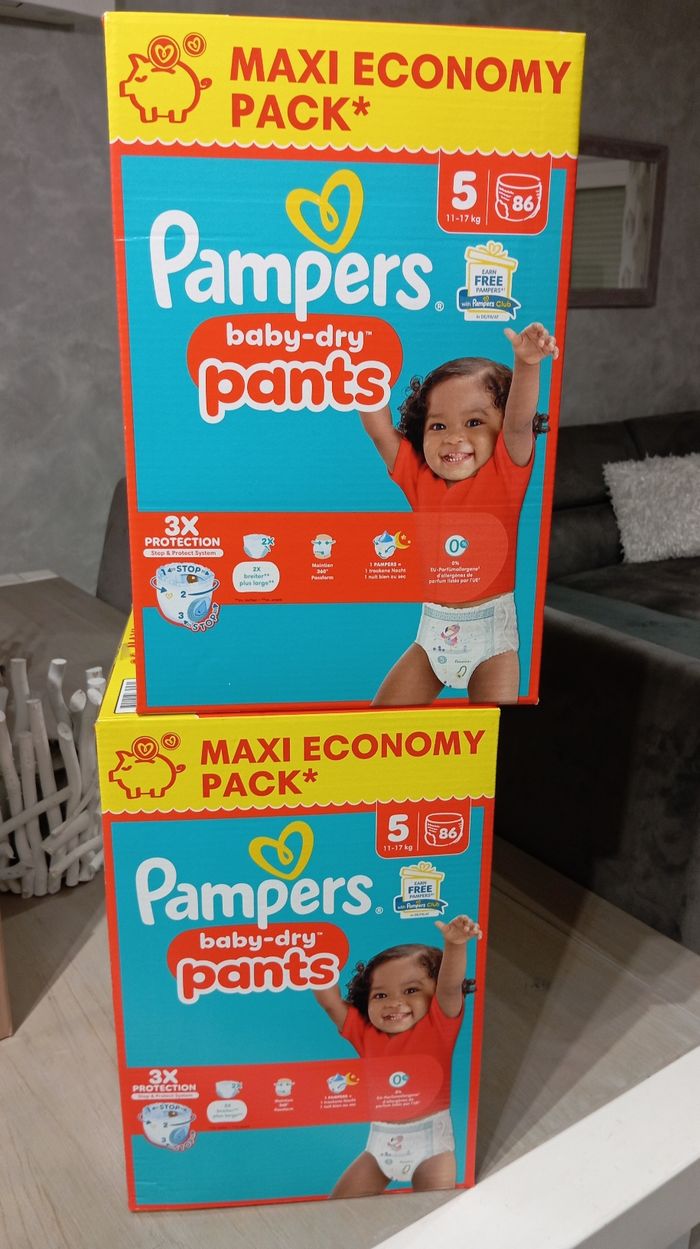 Les deux maxi packs Pampers pants taille 5