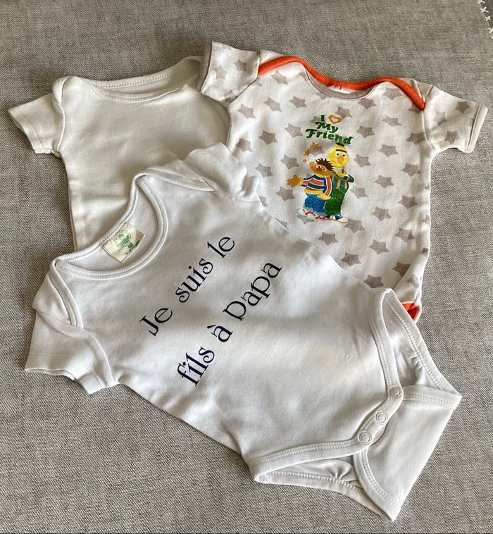 Bodies manches courtes 3 mois ( lot de 3)