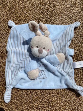 Doudou lapin plat Kiabi bleu 