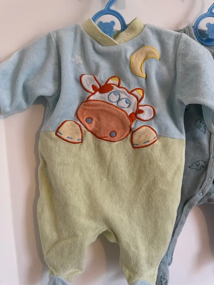 Lot de 3 pyjamas hiver 1 mois - photo numéro 2