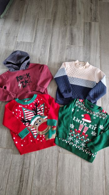 Lot de 4 pulls, taille 6 ans