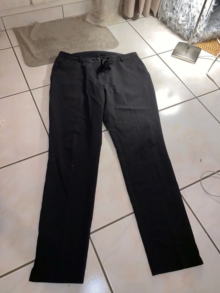Pantalon noir newlook taille 40