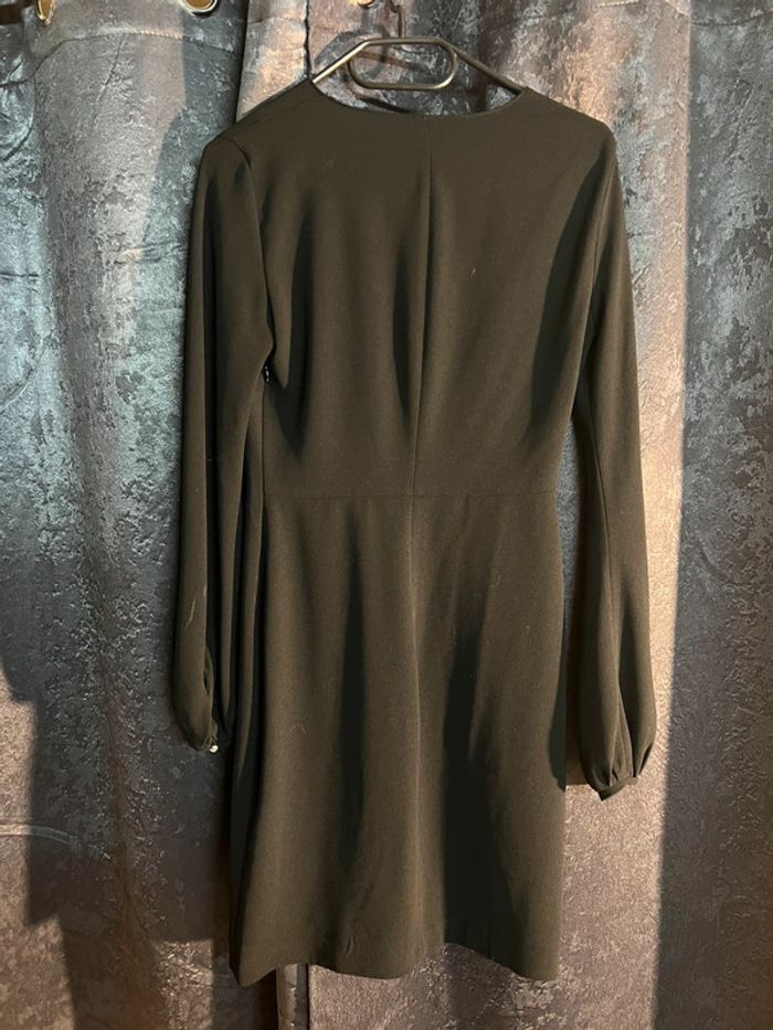 Robe noire col V - photo numéro 2