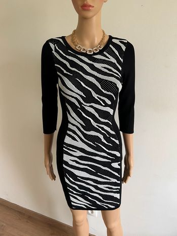 Robe noire et blanche Morgan taille XS jamais portée