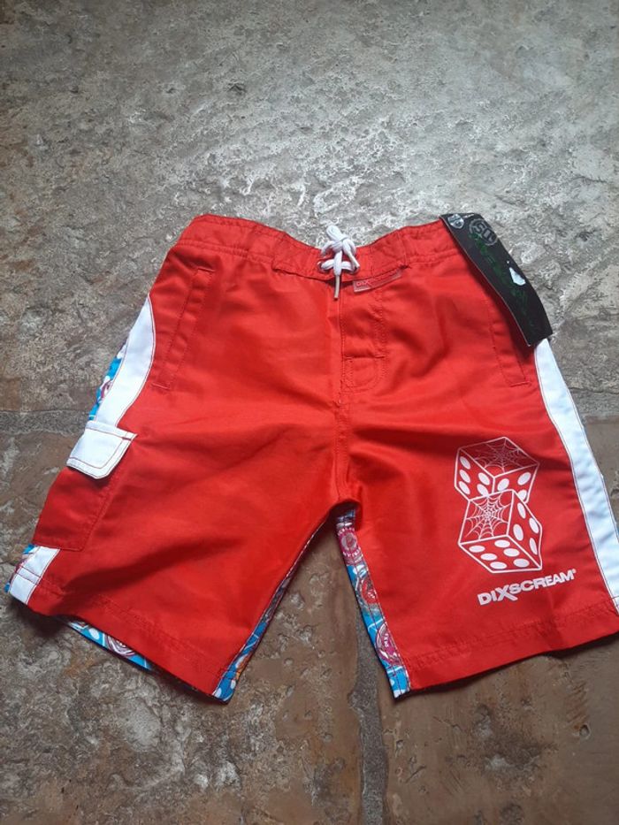 Short maillot de bain 6/8 ans