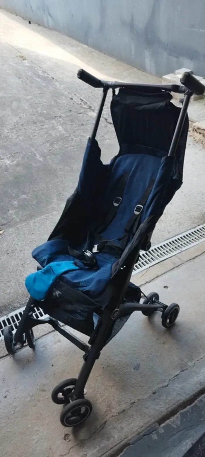 Poussette ultra compacte