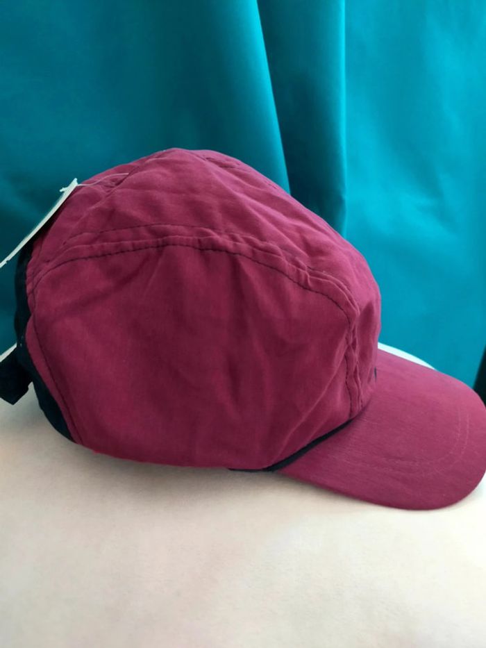 Casquette bordeaux neuve – Écriture chinoise brodée – Taille 59 cm - photo numéro 4