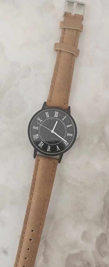 Montre marron