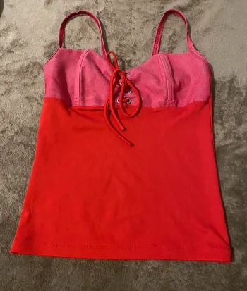 Débardeur rouge Bicolore à Lacets – Style Rétro / Coquette