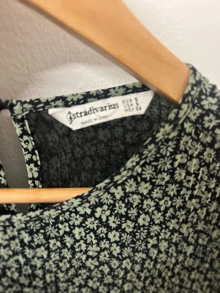Sublime blouse fleurie - neuve - taille S - photo numéro 3