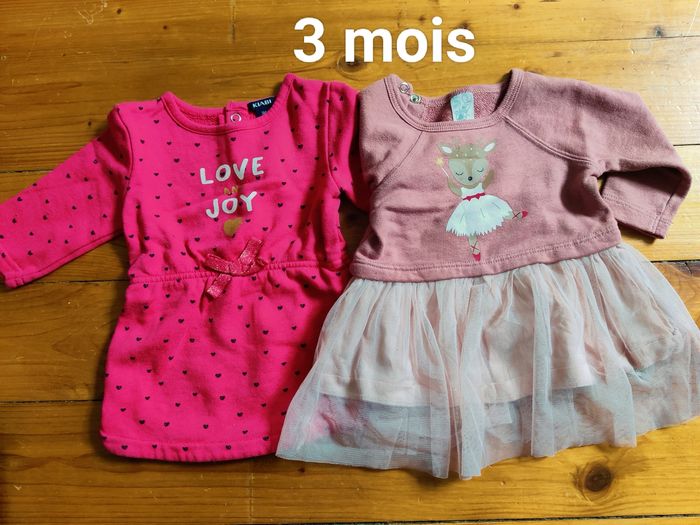 2 robes et 1 salopette fille 3m