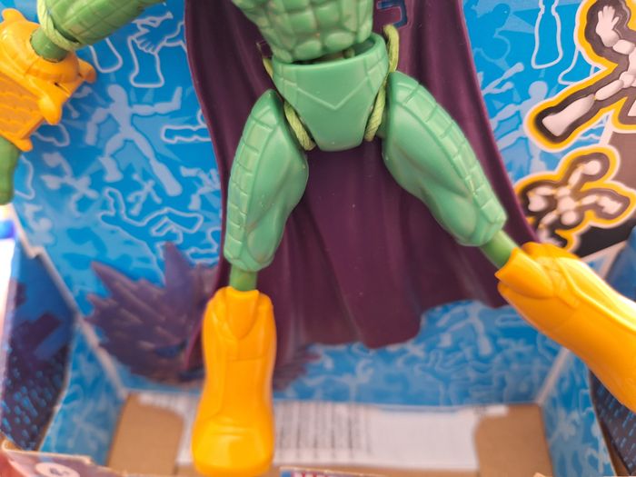 Marvel's Mysterio - Figurine Spiderman - Marvel Bend and Flex - photo numéro 5