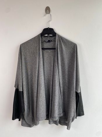 Gilet cache-cœur en bi-matières gris et noir Jennyfer