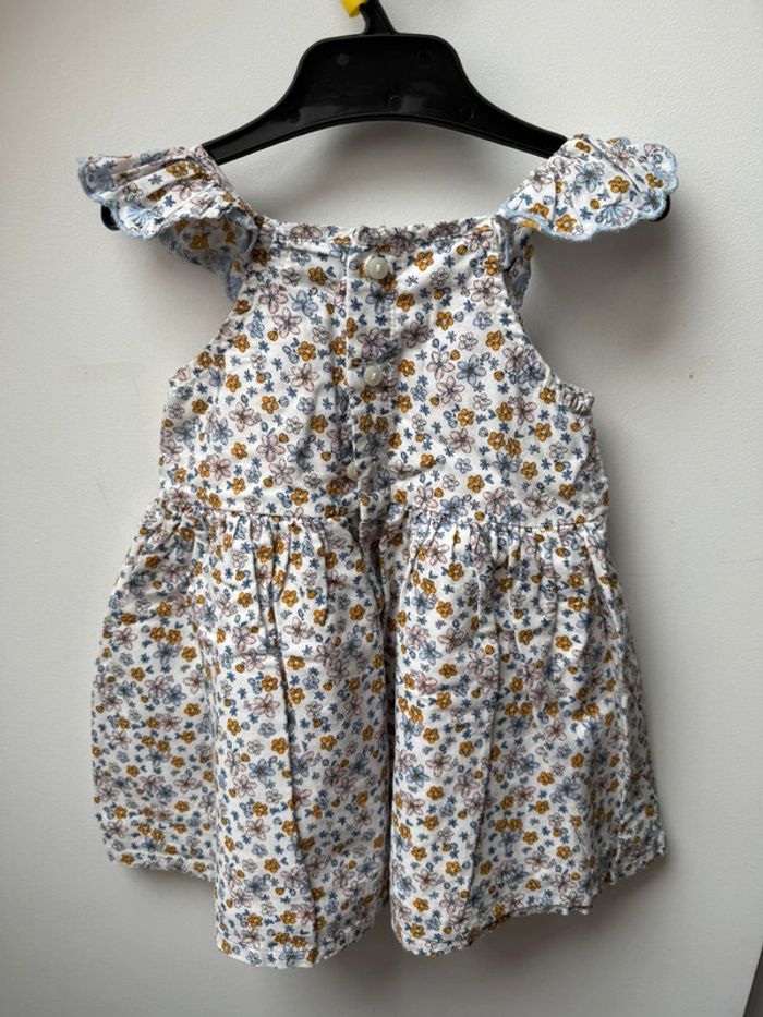 Robe fleurs 9 mois - photo numéro 3
