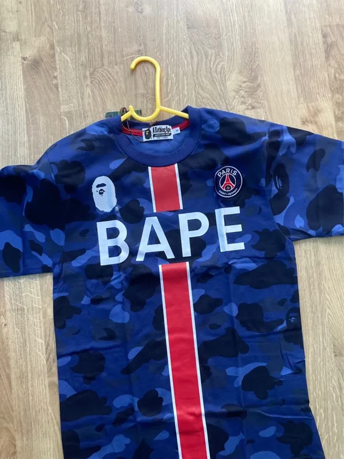 Very rare T-Shirt BAPE x PSG - photo numéro 4