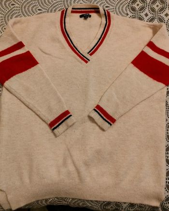 Pull femme Kiabi taille M bande rouge de couleur beige