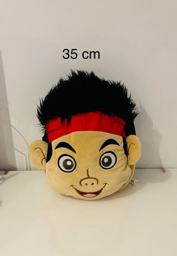 Disneyland Paris Jake et les pirates du pays imaginaire sac à dos en peluche Izzy Le Frisé Skully Peter Pan Capitaine Crochet Monsieur Mouche Clochette Wendy Bones Sharky figurines Disney lot SOP77