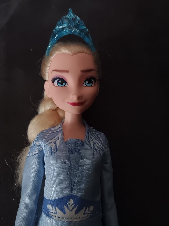 Elsa chantante  2018 . Très bon état - photo numéro 3