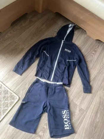 Ensemble short et veste de survêtement Boss garçon 10ans