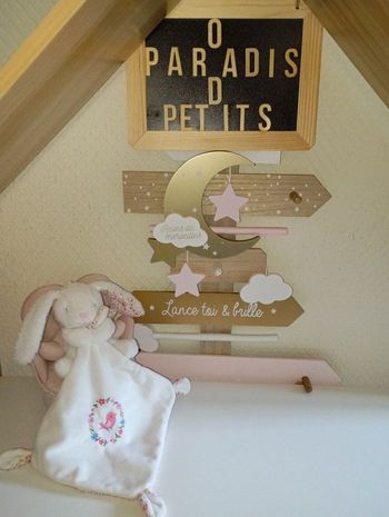 Doudou lapin oreilles fleuries pommette 